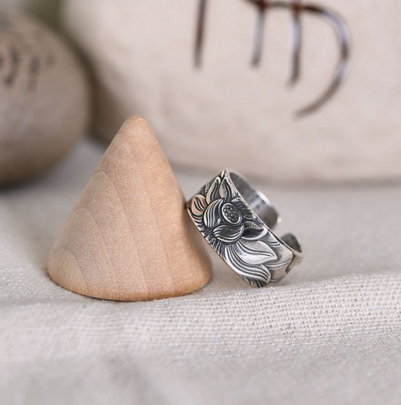 Lotus Sutra Silver Ring - Vintage Adjustable Floral Design 0021